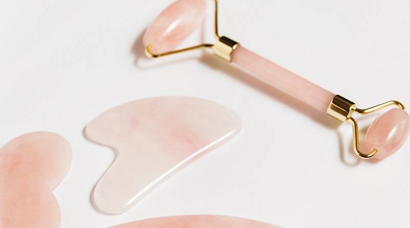 Using a Jade Roller or Gua Sha on Acne-prone Skin
